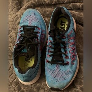 Nike Air Zoom Pegasus 32 Shoes